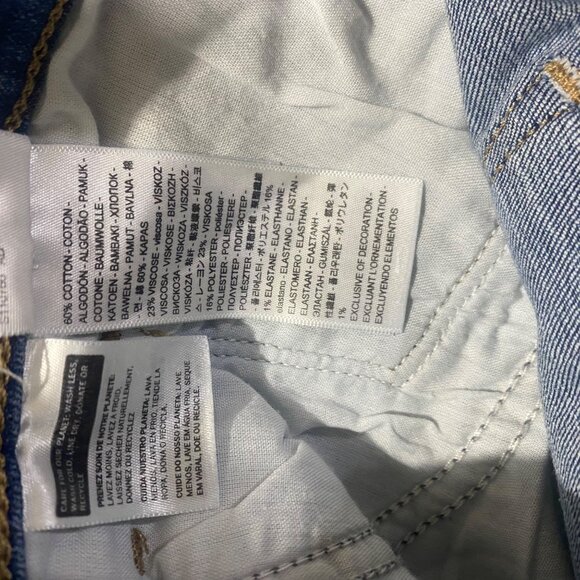 Levis Classic Straight Jeans Womens 24W Mid Rise Med Wash Hypersoft Stretch - Picture 14 of 16